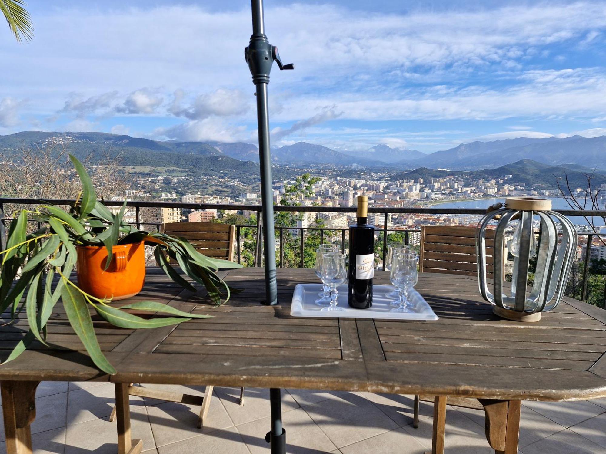 Belvedere D'ajaccio, Entiere Vue Pour 2 A 10 Voyageurs Villa Ajaccio (Corsica)